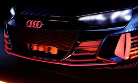 Il muso della Audi e-Tron GT
