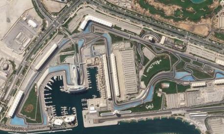 Il circuito di Yas Marina  ha 21 curve, 11 frenate ed è lungo 5.554 metri