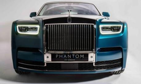 L’esemplare unico di Rolls-Royce Phantom con 3.000 piume di uccello