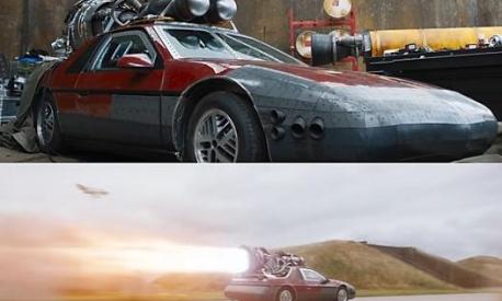 Dal Trailer su YouTube: la Pontiac Fiero, auto degli anni ‘80 con i razzi sul tetto