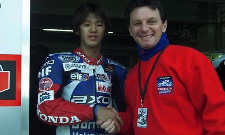 Daijiro Kato con Fausto Gresini nel 2000. Jamotte