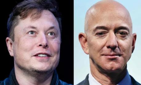 Elon Musk e Jeff Bezos sono i due uomini più ricchi della terra. Afp