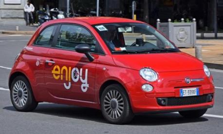 Enjoy è il servizio di car sharing di Eni, che utilizza Fiat 500 e Doblò