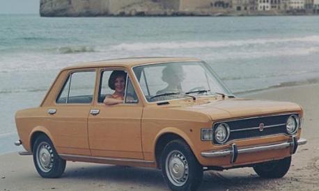 La Fiat 128, uscita nel 1969, era una berlina media all’avanguardia
