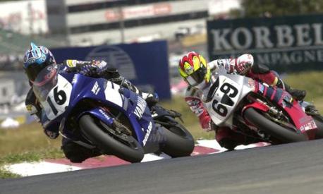 Gobert con Yamaha (a sinistra) nell’Ama Superbike. Ap