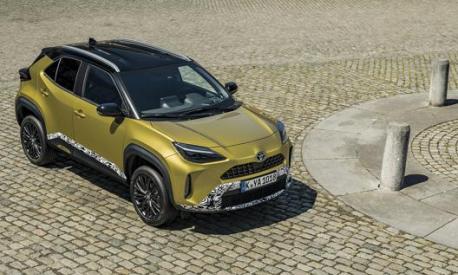 Toyota Yaris Cross, la city car ibrida si fa Suv anche a 4 ruote motrici