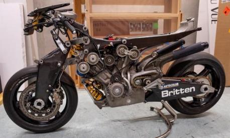 Britten V1000: una scultura con i mattoncini Lego