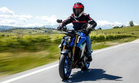 Suzuki Gsx S Prova Prezzo E Scheda Tecnica Della Naked Gazzetta It