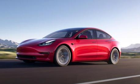 Una Tesla Model 3 my 2021