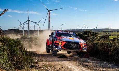 Il suggestivo scenario del Rally Italia Sardegna in una foto Hyundai Motorsport dell’edizione 2020