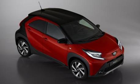 Look moderno, doppia colorazione d’impatto e tante novità per la sicurezza sulla Toyota Aygo X 2022