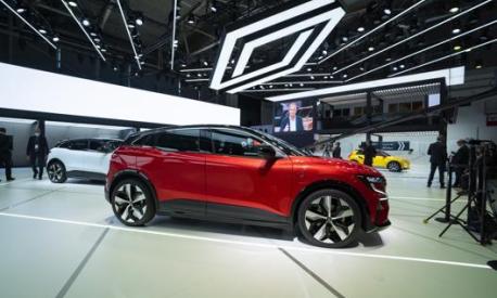 Nasce dalla nuova piattaforma Cmf-EV dell'alleanza Renault-Nissan