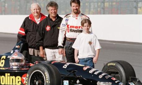Le generazioni di Andretti: da sinistra Gigi, Mario, Michael e un piccolo Marco, oggi anche lui pilota esperto di Indycar. Ap