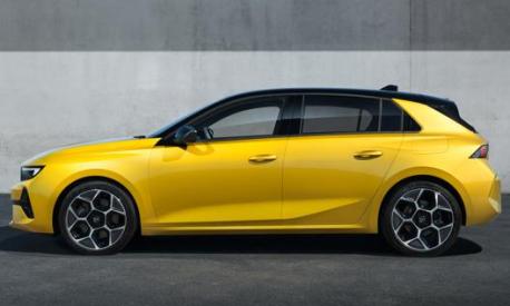 La nuova Opel Astra cambia nelle dimensioni per migliorare il comfort di tutti i passeggeri