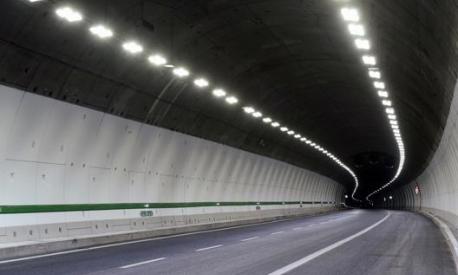 La rete autostradale si sviluppa lungo numerose gallerie