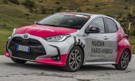 La Toyota Yaris Hybrid che ha affiancato le tappe del Giro d’Italia