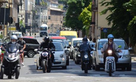scooter traffico milano