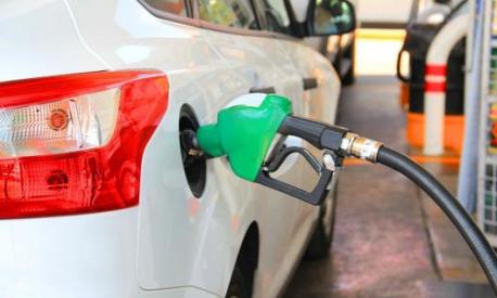 Il prezzo dei carburanti è rimasto sostanzialmente invariato a metà estate