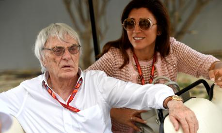 Bernie Ecclestone con la moglie Fabiana Flosi. AFP