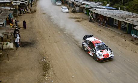 Una suggestiva immagine della Toyota di Ogier in Kenya nel 2021. Gazoo Racing
