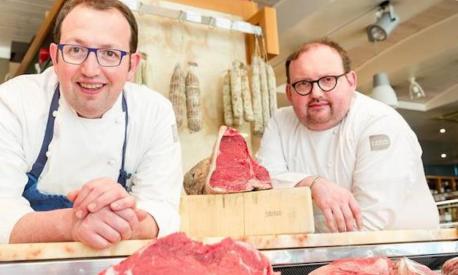 Macelleria Boetto - Consiste nel cuocere pezzetti di carne in olio bollente  direttamente sulla tavola gustandoli poi con varie salse di  accompagnamento. La bourguignonne è quindi una preparazione molto  conviviale, che rinnova