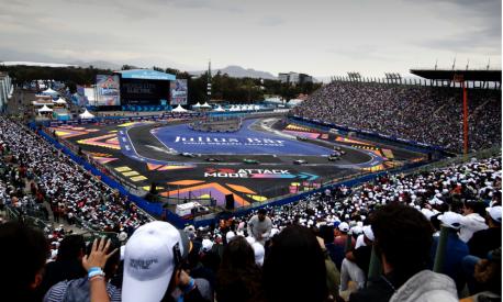 La curva dello Stadio, all'Hermanos Rodriguez di Città del Messico
