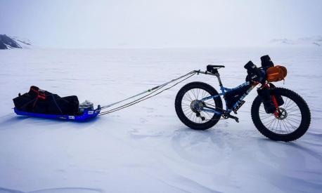 La bici di Omar Di Felice in Antartide