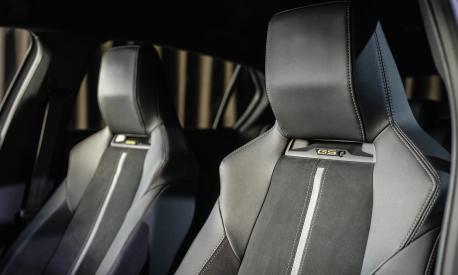 Gliinediti sedili anteriori della nuova Astra GSe