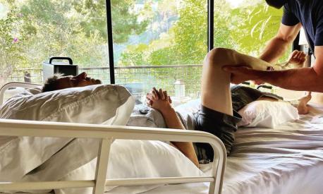Jeremy Renner, oltre 30 ossa rotte nell’incidente: "Con la fisiopterapia diventeranno più forti"