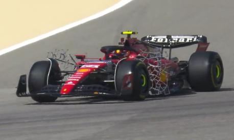 I rastrelli sulla Ferrari di Sainz