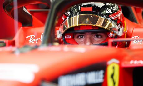 Carlos Sainz nell'abitacolo della Ferrari SF-23. GETTY