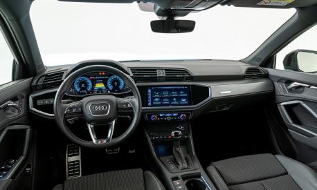 Gli interni di Audi Q3 Sportback Identity Black
