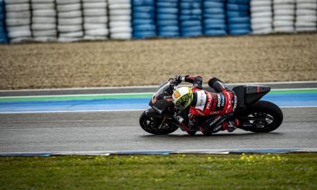 Tito Rabat in pista con la Ducati V21L
