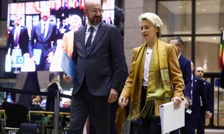 epa10539517 European Council President Charles Michel (L) and European Commission President Ursula von der Leyen walk on a corridor ahead of a press conference at the end of the first day of an EU Summit in Brussels, Belgium, 23 March 2023. EU leaders meet for a two-day summit in Brussels to discuss the latest developments in relation to 'Russia's war of aggression against Ukraine' and continued EU support for Ukraine and its people. The leaders will also debate on competitiveness, single market and the economy, energy, external relations among other topics, including migration.  EPA/STEPHANIE LECOCQ