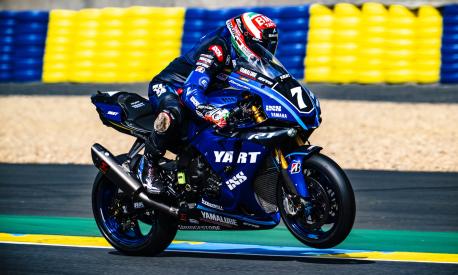 Niccolò Canepa in qualifica con la R1 del team YART Yamaha