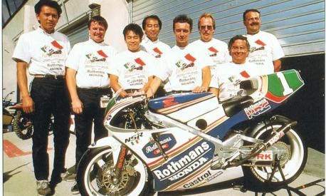 Cadalora e il team Honda 250 ufficiale che che ha fruttato due mondiali a Luca