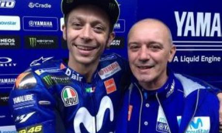 Luca Cadalora e Valentino Rossi nel box Yamaha in MotoGP