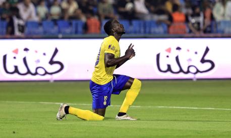 AD DAMMAM, SAUDI ARABIA - AUGUST 14: Sadio Mane of Al Nassr celebrates after scoring the team's first goal during the Saudi Pro League match between Al-Ettifaq and Al Nassr at Prince Mohamed bin Fahd Stadium on August 14, 2023 in Ad Dammam, Saudi Arabia. (Photo by Essa Doubisi/Getty Images)