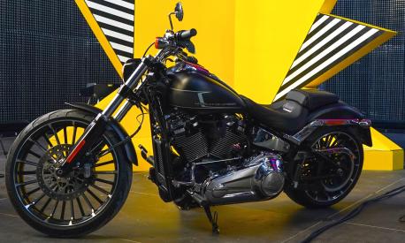 La Harley-Davidson Sportster Breakout sul palco