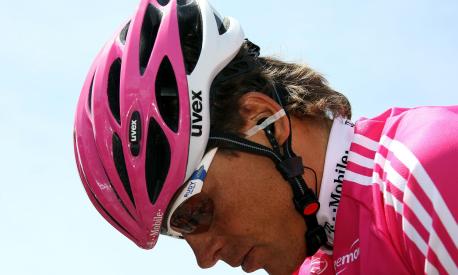 Germany's rider Jan Ullrich (Team T Mobile/GER) concentrates before the first stage of the "Tour de Suisse" cycling race between Schaffausen and Wieinfelden, 10 June 2006.   AFP PHOTO  PASCAL GUYOT/pg