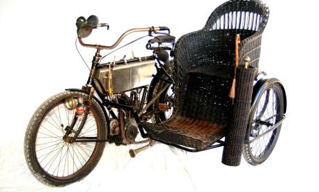Peugeot 1904 con carrozzino in vimini. Uno dei primi sidecar della storia
