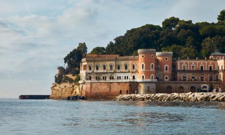 Un Posto al Sole, le anticipazioni del 21 novembre: il piano di Marina e  Roberto sta