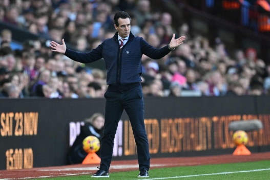 Aston Villa's Spanish head coach Unai Emery gestures on the touchline during the English Premier League football match between Aston Villa and Bournemouth at Villa Park in Birmingham, central England, on October 26, 2024. (Photo by JUSTIN TALLIS / AFP) / RESTRICTED TO EDITORIAL USE. No use with unauthorized audio, video, data, fixture lists, club/league logos or 'live' services. Online in-match use limited to 120 images. An additional 40 images may be used in extra time. No video emulation. Social media in-match use limited to 120 images. An additional 40 images may be used in extra time. No use in betting publications, games or single club/league/player publications. /