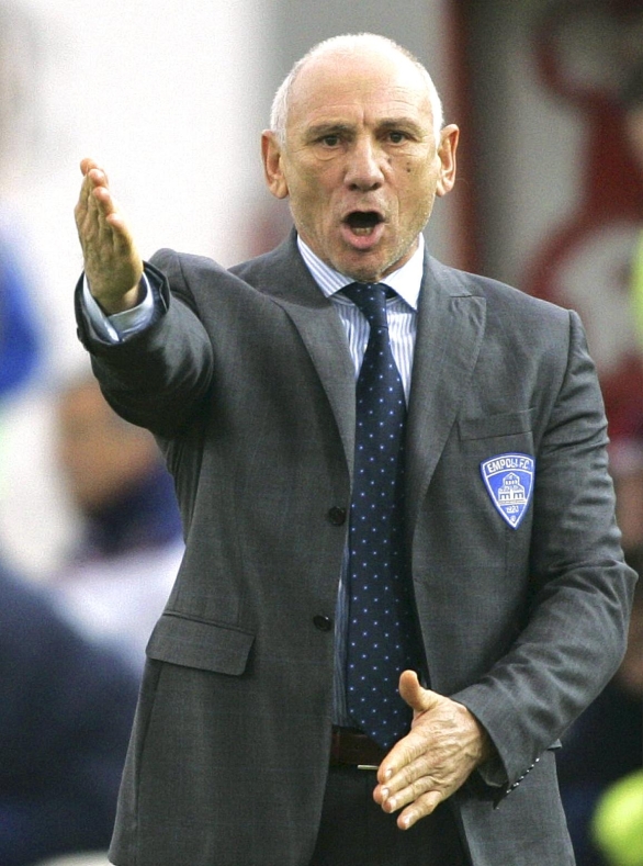 Empoli coach Luigi Cagni gestures during the italian first division soccer match between Empoli and Torino at the Castellani stadium in Empoli, Italy, Sunday, Nov. 25, 2007. (AP Photo/Fabrizio Giovannozzi)