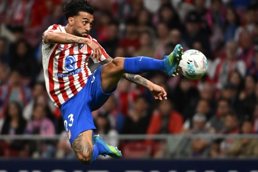 epa12914259 Atletico Madrid's Nico Gonzalez in action during the Spanish LaLiga soccer match between Atletico Madrid and Athletic Bilbao in Madrid, Spain, 25 April 2026. EPA/FERNANDO VILLAR