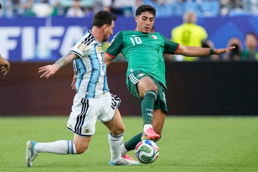 Algeria's Fares Chaibi and Argentina's Lionel Messi battle for the ball during the World Cup Group J soccer match between Argentina and Algeria in Kansas City, Mo., Tuesday, June 16, 2026. (AP Photo/Charlie Riedel) 



Associated Press / LaPresse
Only italy and spain