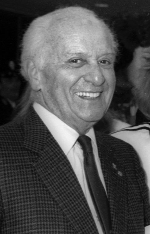 20060313 - ROMA -SPR-  CALCIO: MORTO MASSIMO DELLA PERGOLA, INVENTORE DELLA SCHEDINADA SUA IDEA NACQUE SISAL NEL DOPOGUERRA - Massimo della Pergola fotografato a Roma  l'8 dicembre del 1989. L'inventore della schedina del Totocalcio e' morto ieri a Milano. Era nato  a Trieste nel 1912. 
ANSA/PAT