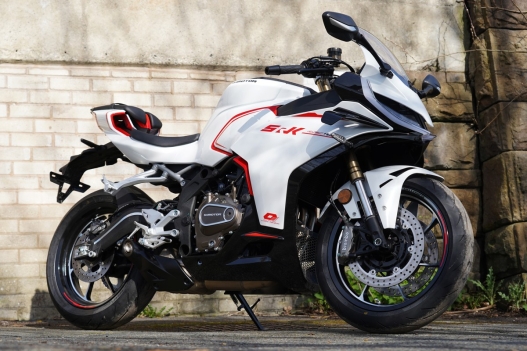 QJ motor SRK 421 RR 2026