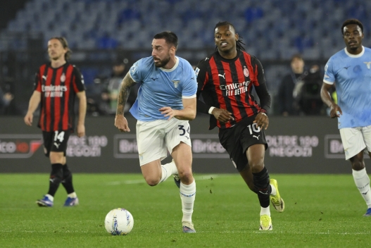 Lazioâs Mario Gila and AC Milanâs Rafael Leao during the Serie A Enilive soccer match between SS Lazio and AC Milan at the Rome's Olympic stadium, Italy - Sunday, March 15, 2026. Sport - Soccer. (Photo by Fabrizio Corradetti / LaPresse)