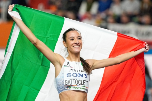Nadia Battocletti, of Italy, poses for a photo, after winning the gold medal in the women's 3000 meters final at the World Athletics Indoor Championships in Torun, Poland, Saturday, March 21, 2026. (AP Photo/Petr David Josek)    Associated Press / LaPresse Only italy and spain
